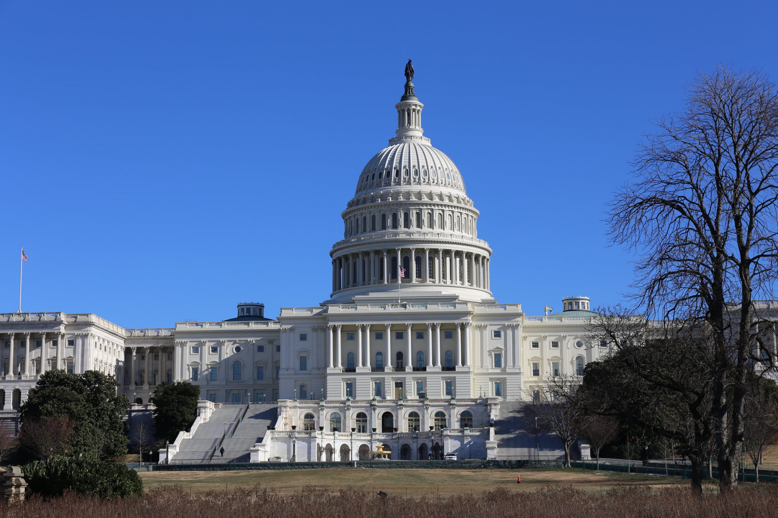 “H-1Bs getting crushed”: is the $100k fee already blocked? What to actually watch